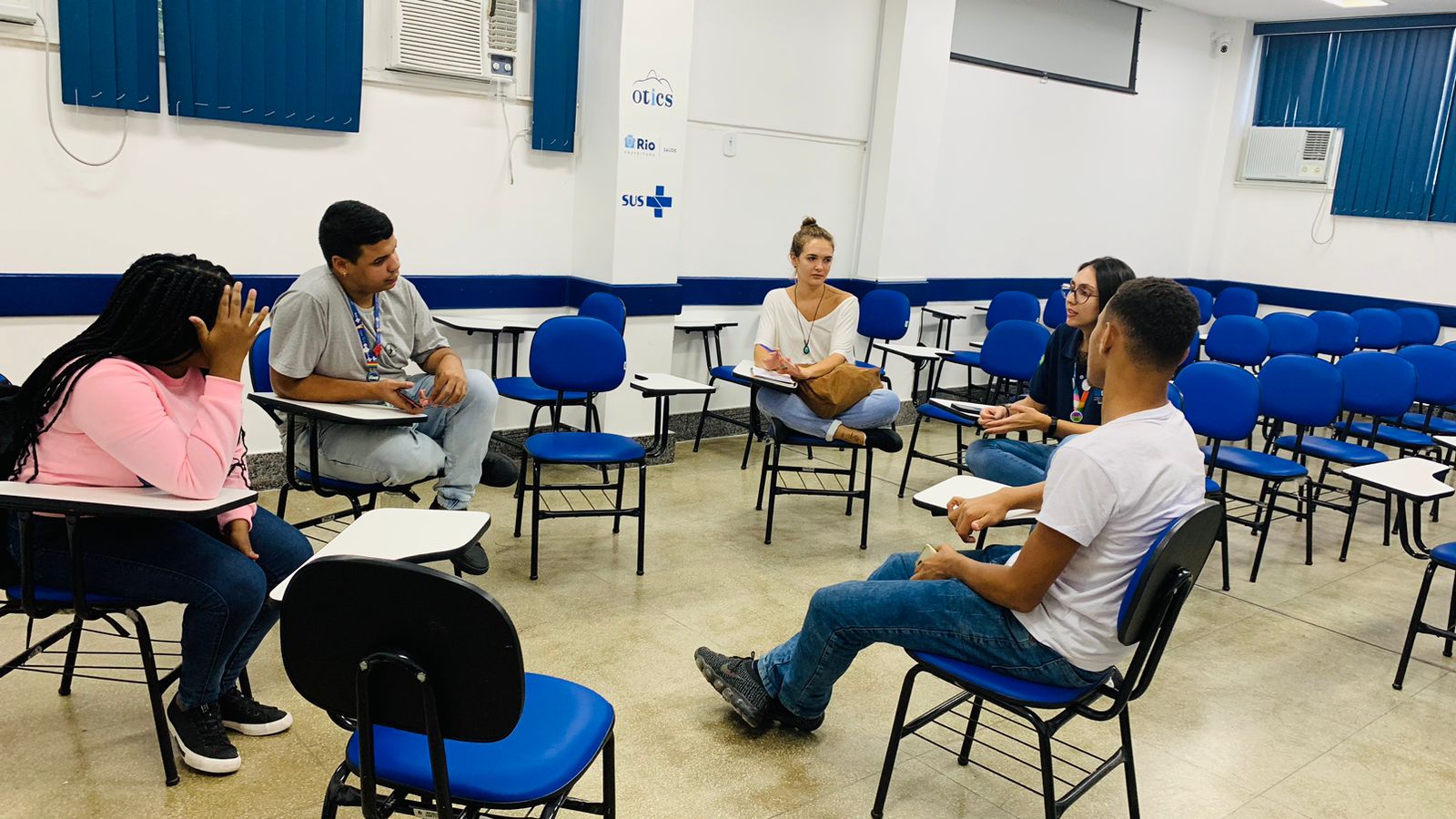 Grupo de adolescentes