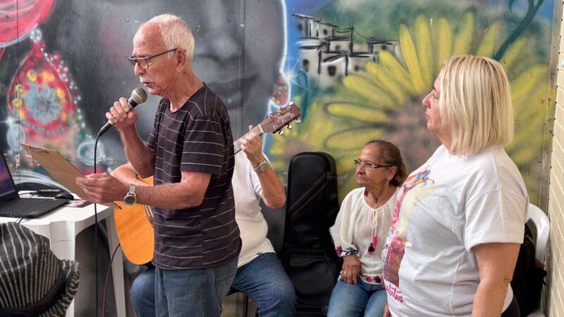 Seresta na Casa de Convivência Carmen Miranda